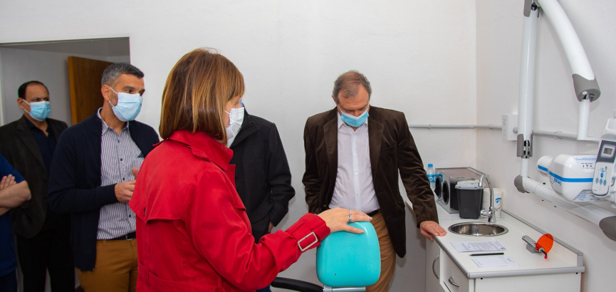 apertura de un consultorio de odontología y un laboratorio de prótesis dentales en el hospital geriátrico Dr. Pascual Palma de Paraná.